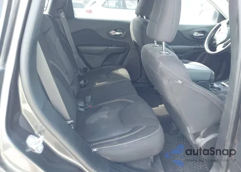 2016 Jeep Cherokee Latitude z USA, uszkodzony, nr VIN 1C4PJMCS1GW367447